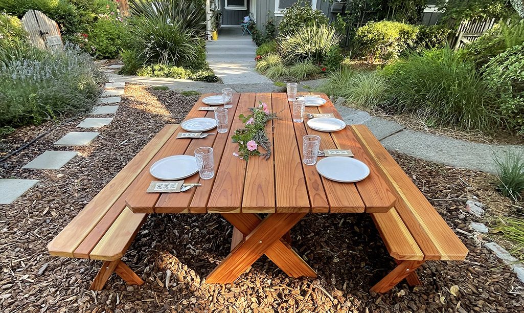 Redwood picnic table by WT Redwood